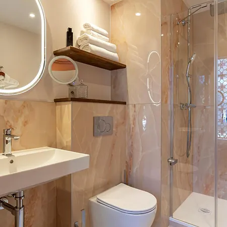 Ξενοδοχείο με διαμερίσματα Sopi By Patrick Hayat